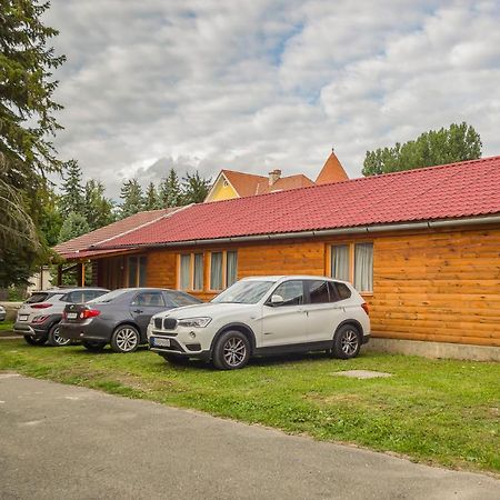 Lipicai Ifjusagi Szallo Szilvásvárad Buitenkant foto