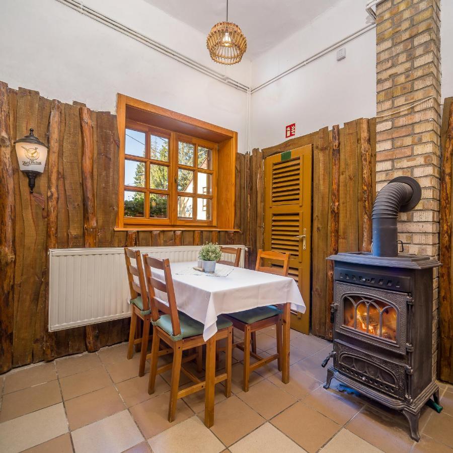 Lipicai Ifjusagi Szallo Szilvásvárad Buitenkant foto