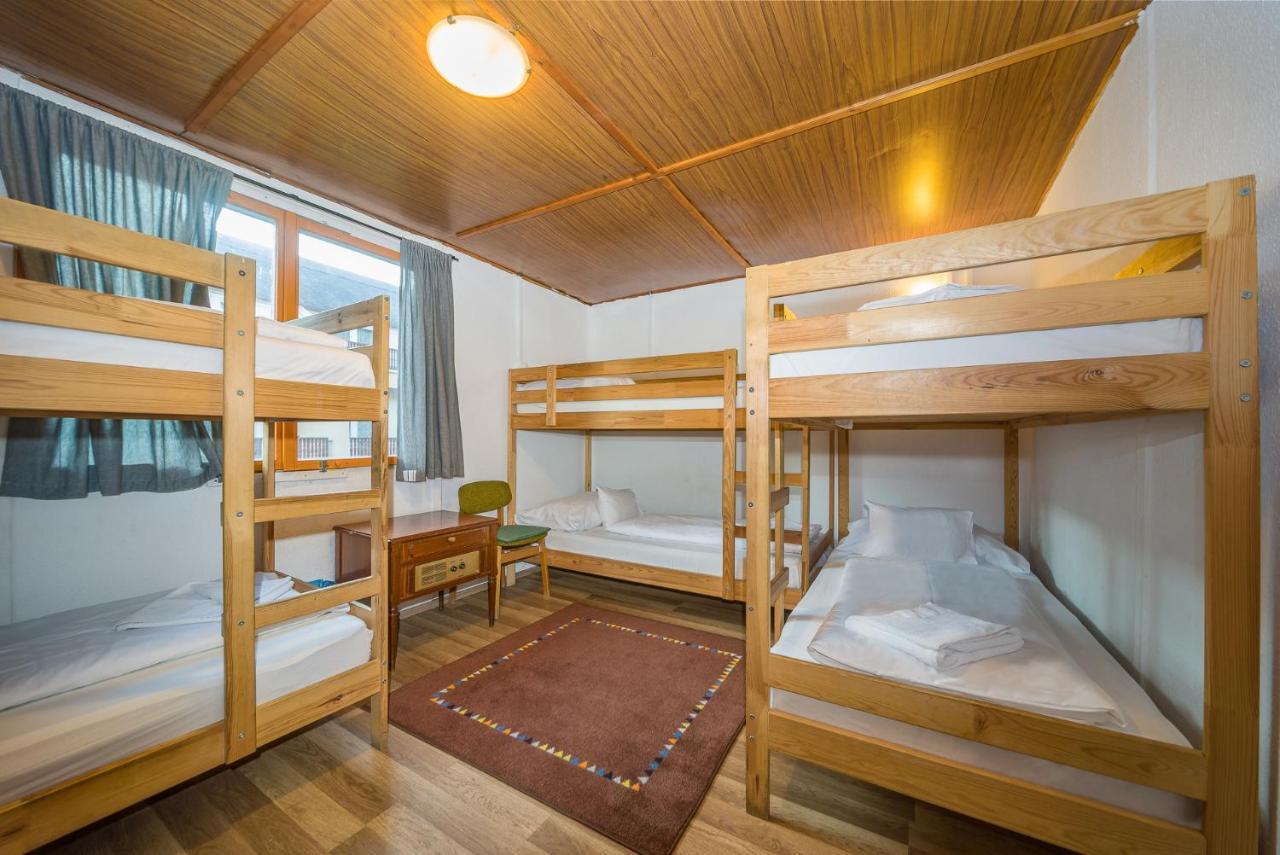 Lipicai Ifjusagi Szallo Szilvásvárad Buitenkant foto