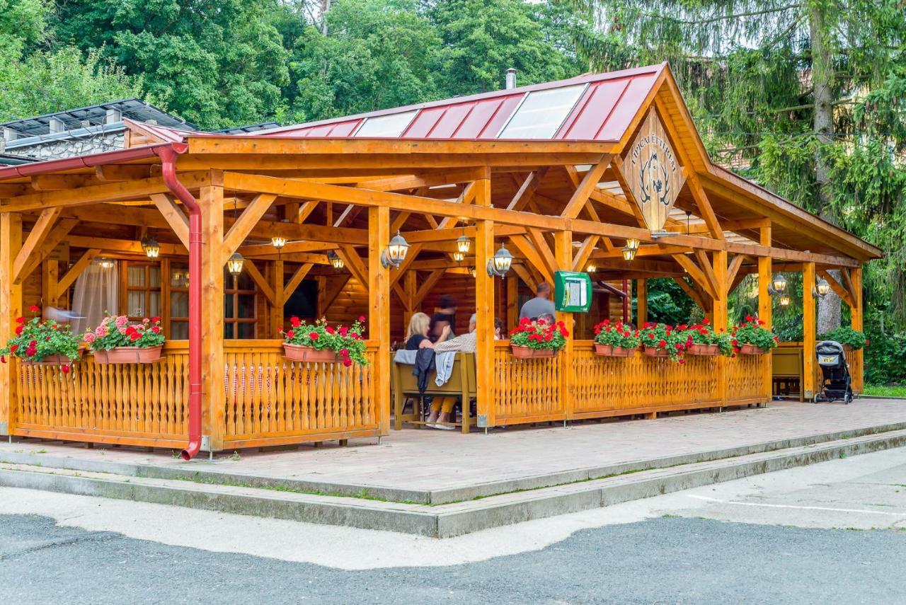 Lipicai Ifjusagi Szallo Szilvásvárad Buitenkant foto