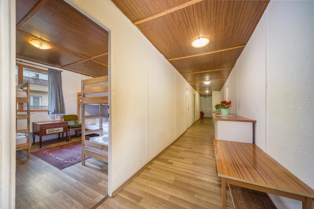 Lipicai Ifjusagi Szallo Szilvásvárad Buitenkant foto